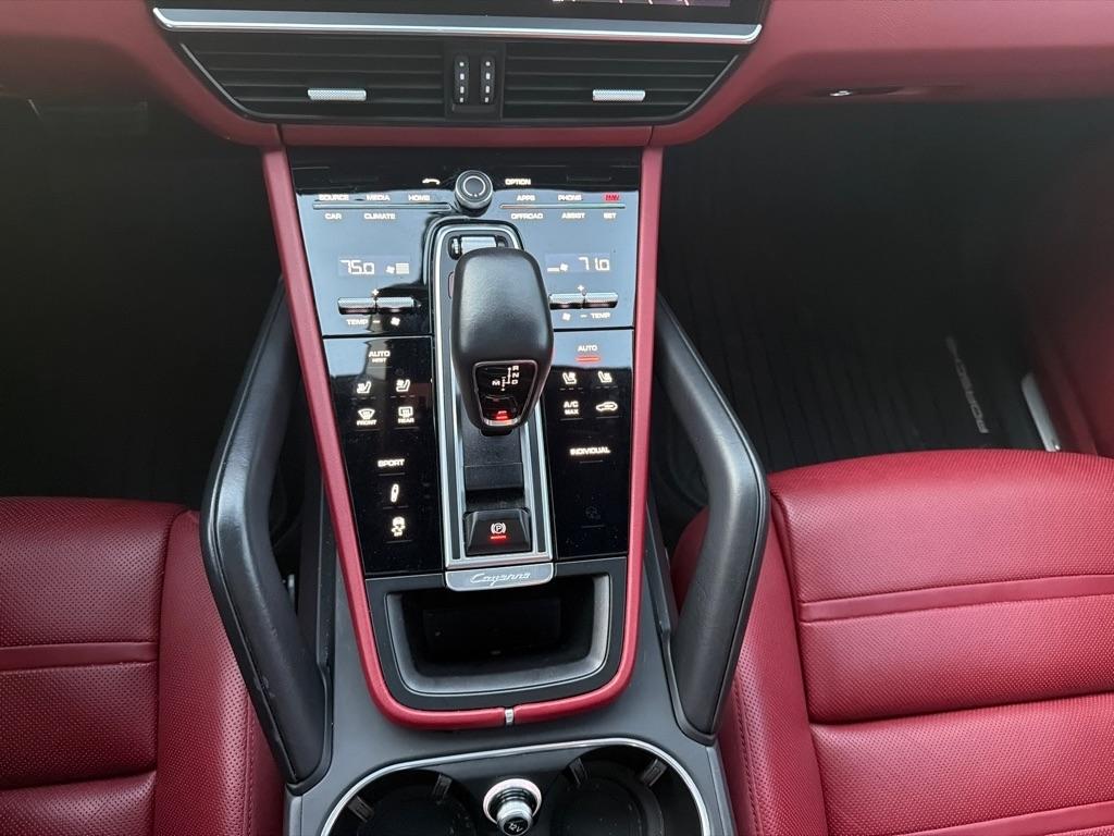 Porsche Cayenne  2022