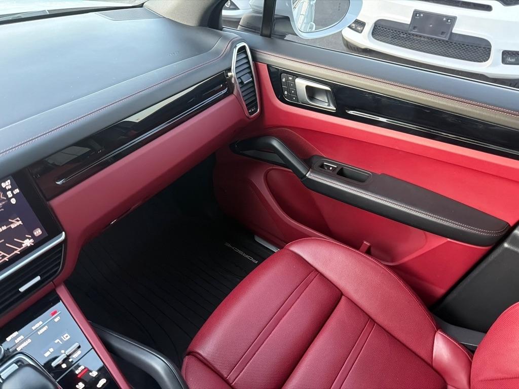 Porsche Cayenne  2022