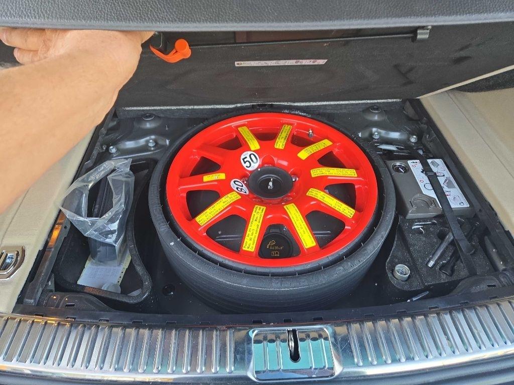 Volkswagen Touareg  2013