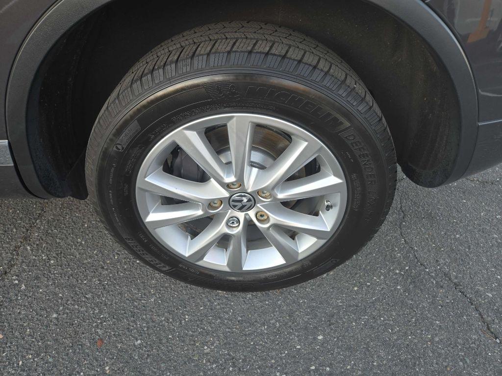 Volkswagen Touareg  2013