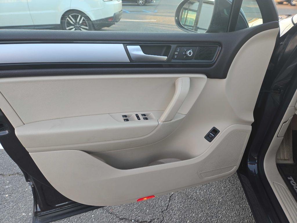 Volkswagen Touareg  2013