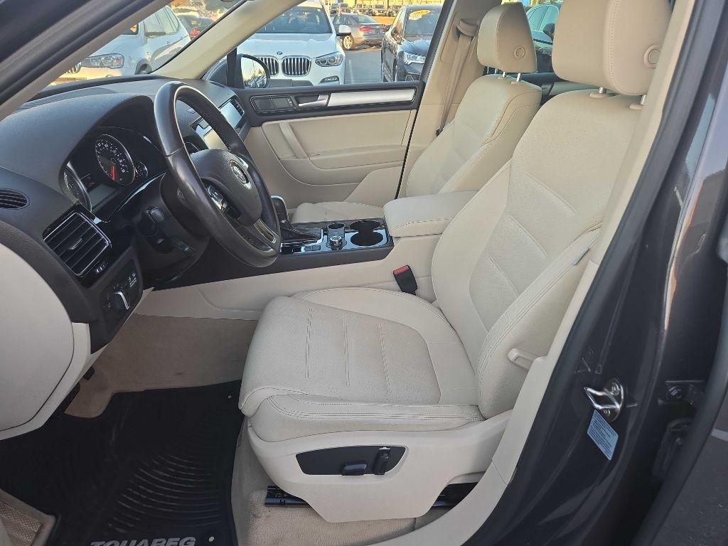 Volkswagen Touareg  2013