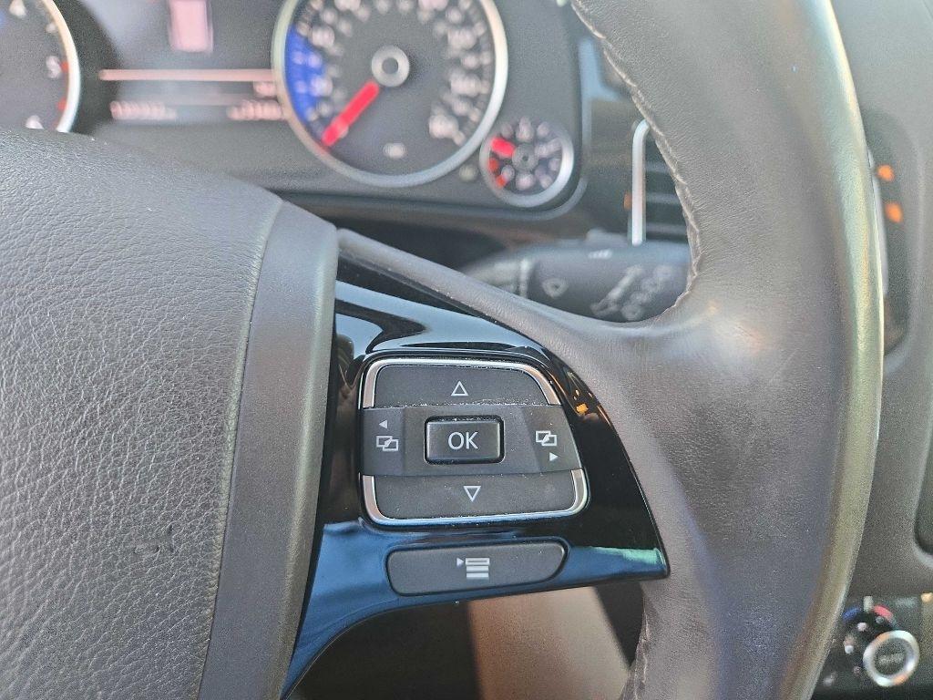 Volkswagen Touareg  2013