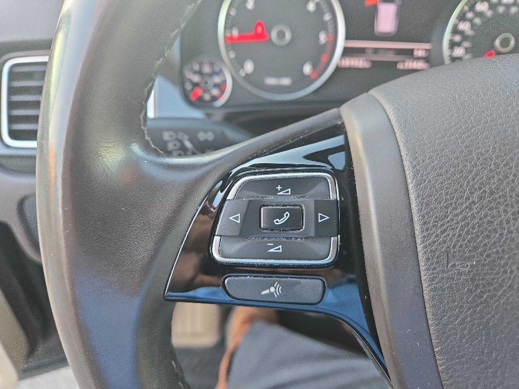 Volkswagen Touareg  2013