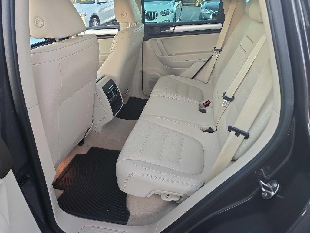 Volkswagen Touareg  2013