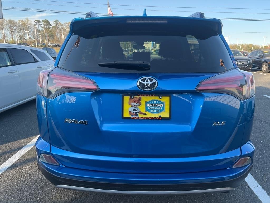 Toyota RAV4  2018