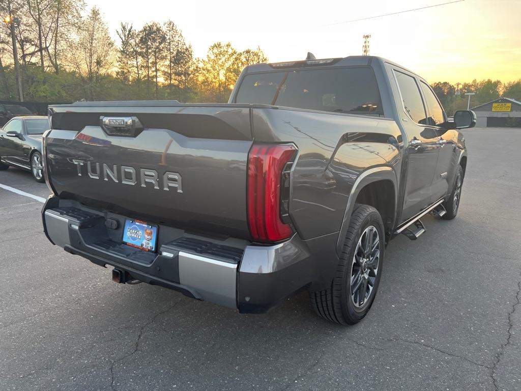 Toyota Tundra  2022