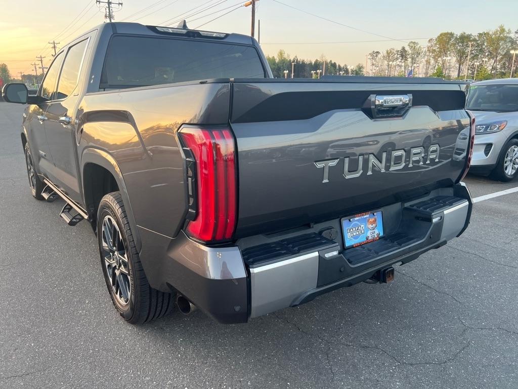 Toyota Tundra  2022