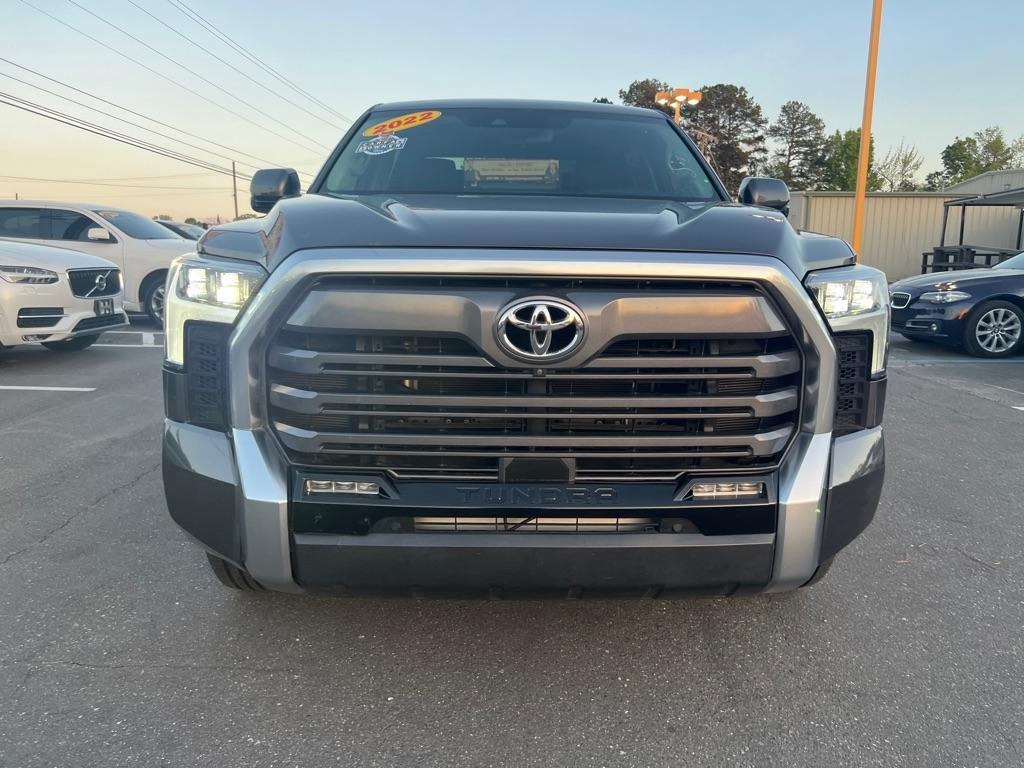 Toyota Tundra  2022