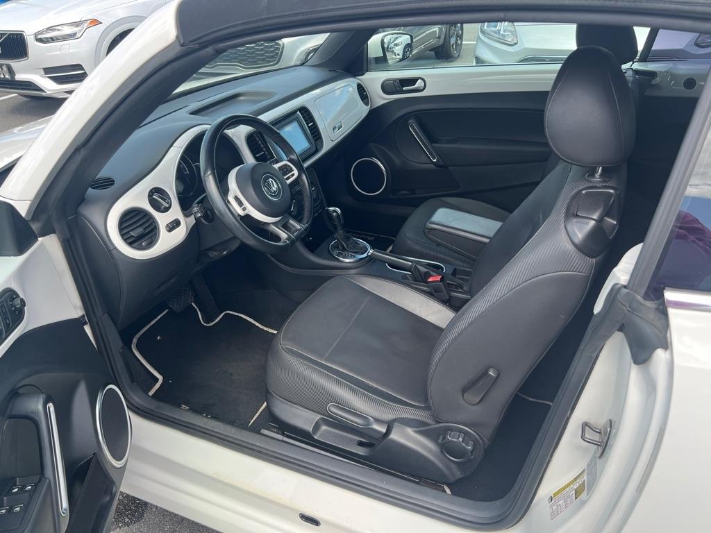 Volkswagen Beetle  2014