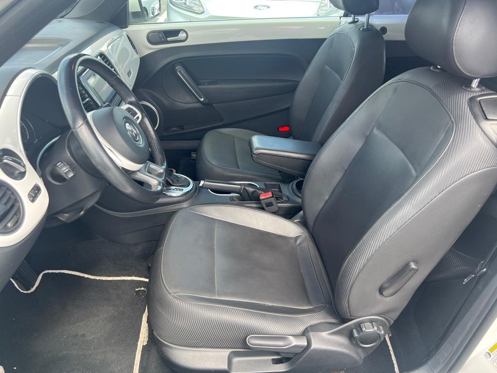 Volkswagen Beetle  2014