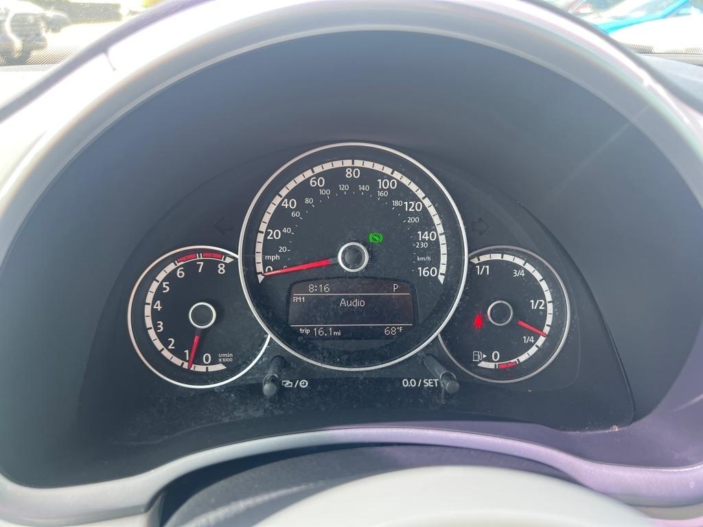 Volkswagen Beetle  2014