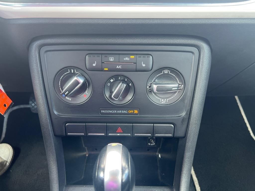 Volkswagen Beetle  2014