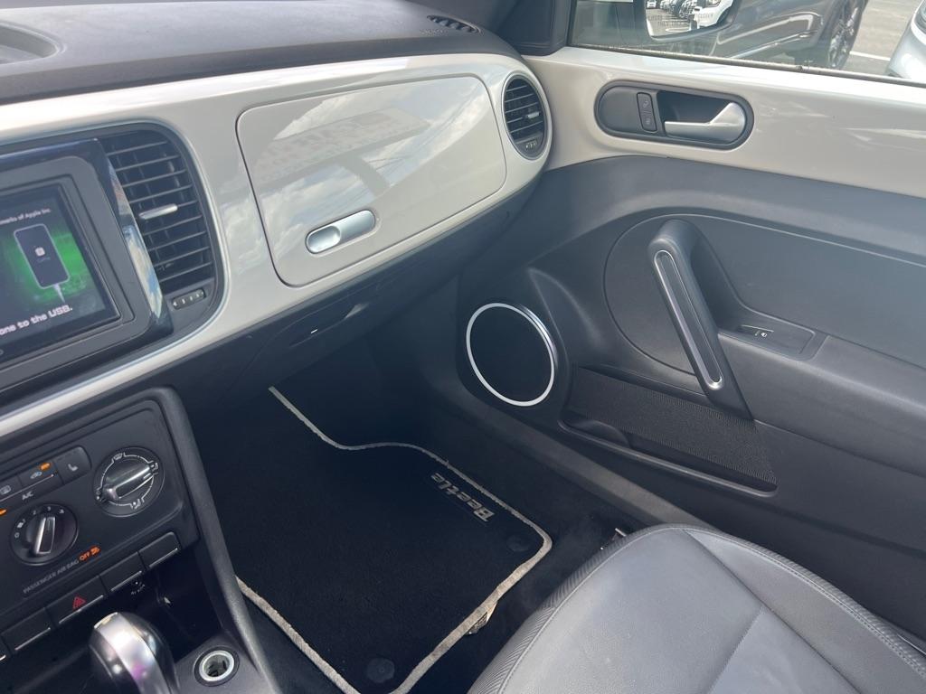 Volkswagen Beetle  2014