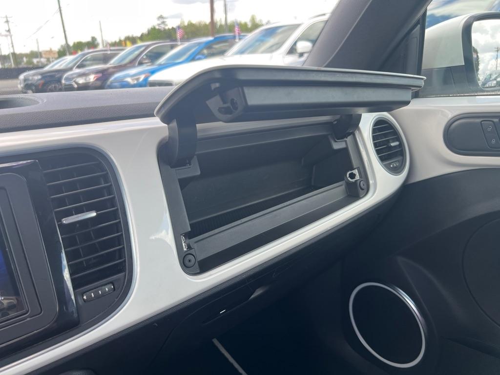 Volkswagen Beetle  2014