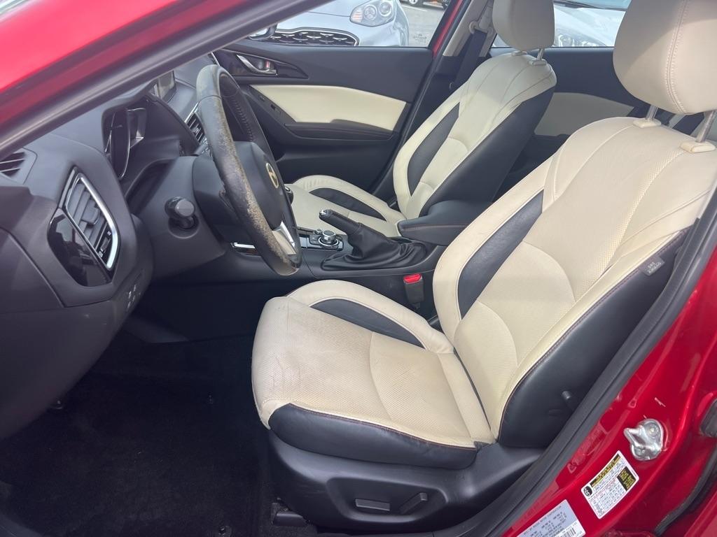 Mazda MAZDA3  2015