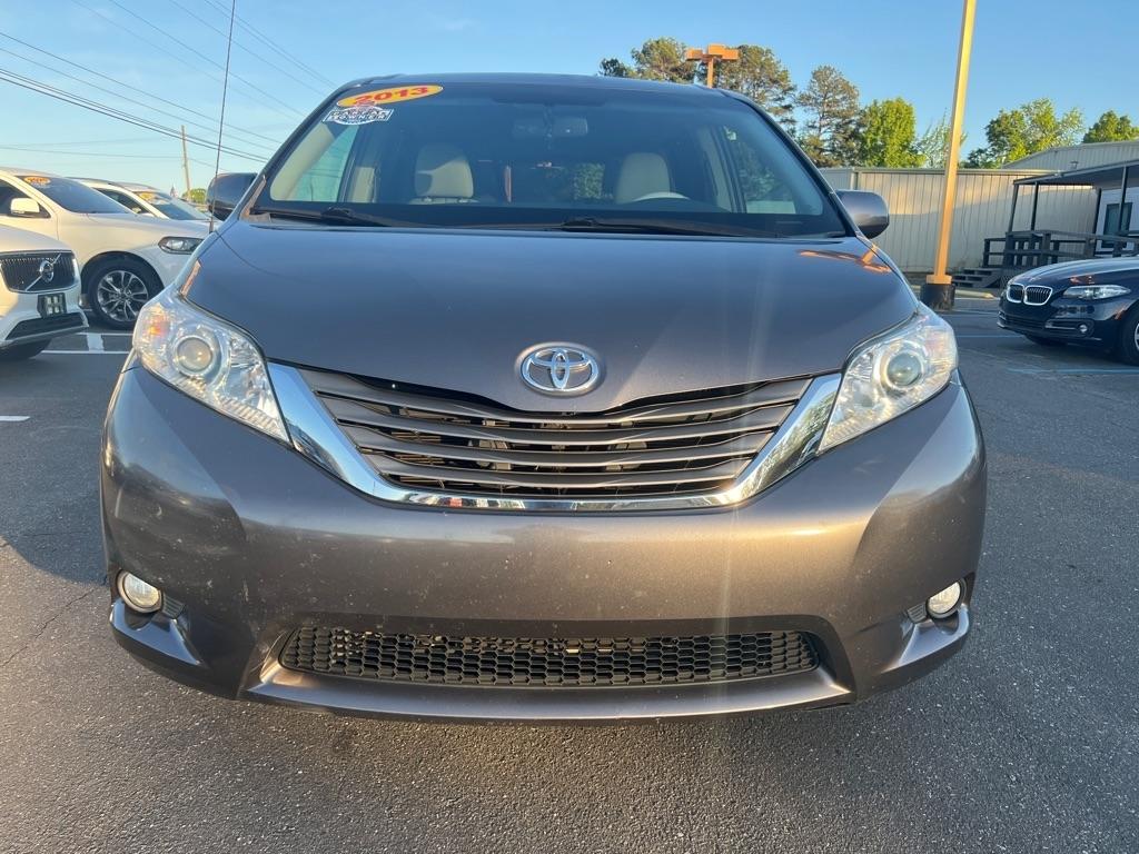 Toyota Sienna  2013