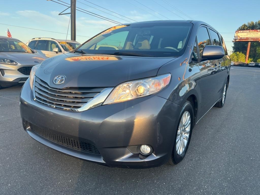 Toyota Sienna  2013