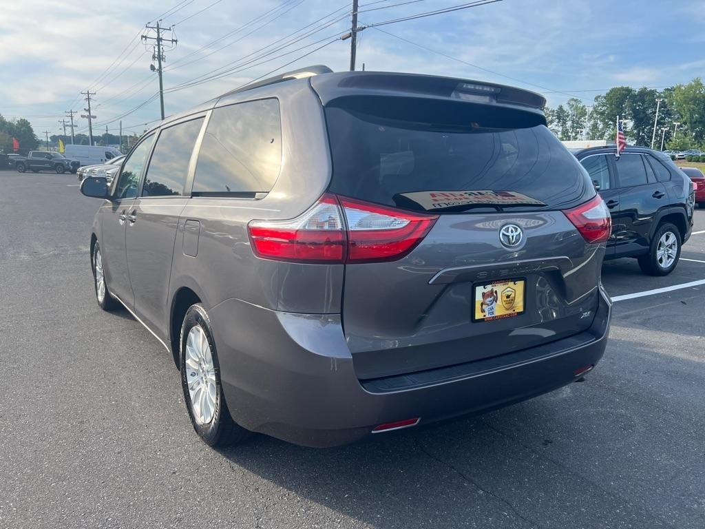 Toyota Sienna  2015