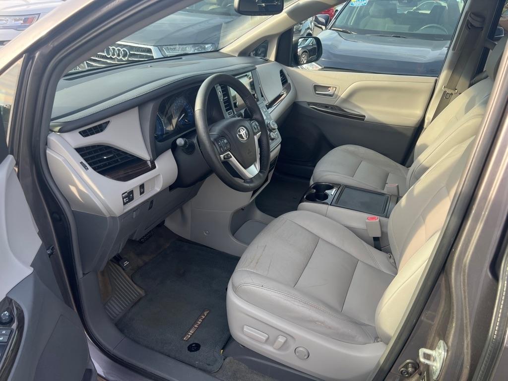 Toyota Sienna  2015