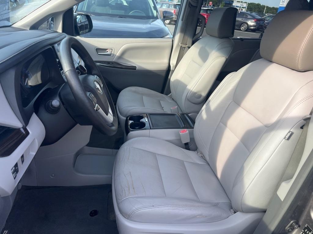 Toyota Sienna  2015
