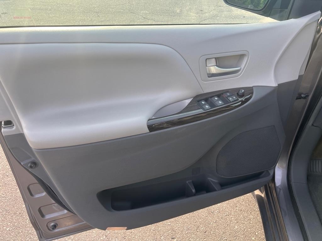 Toyota Sienna  2015