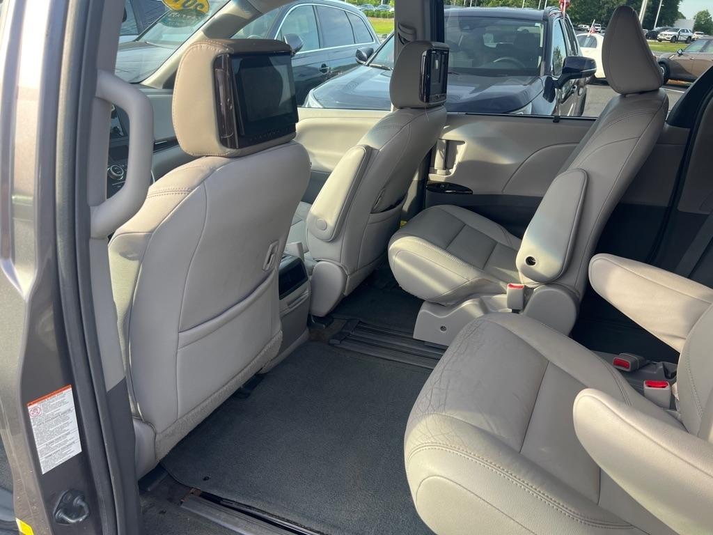 Toyota Sienna  2015