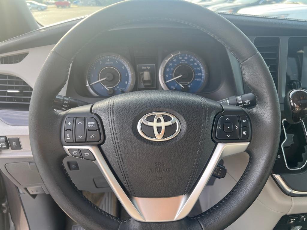 Toyota Sienna  2015