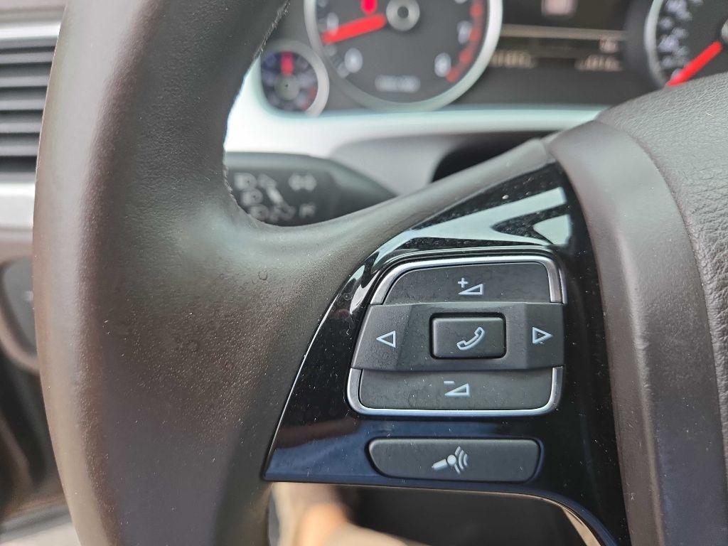 Volkswagen Touareg  2013