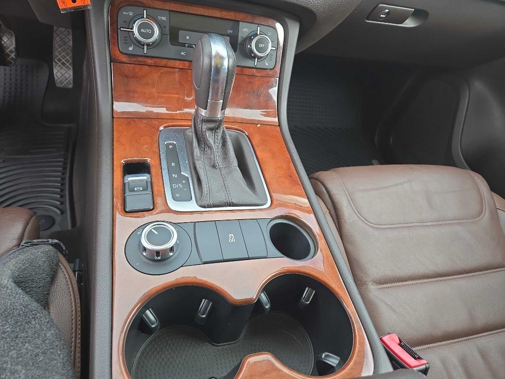 Volkswagen Touareg  2013