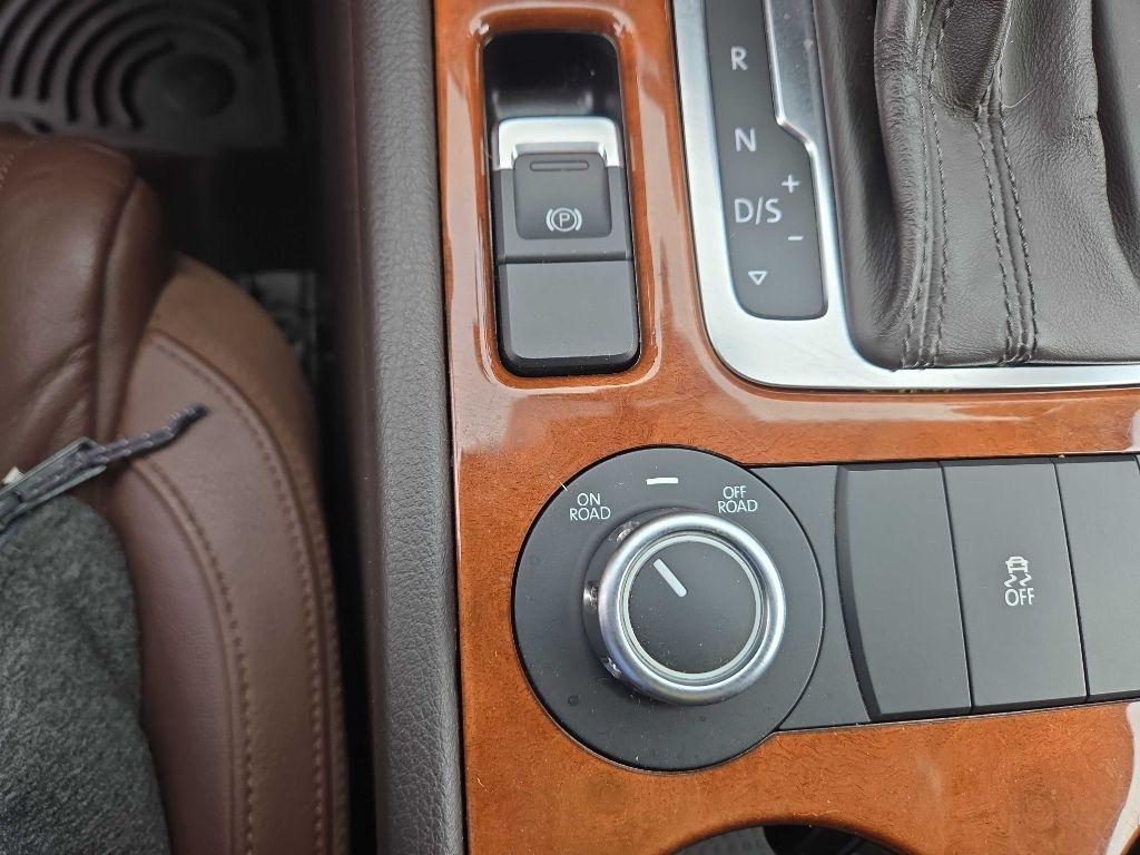 Volkswagen Touareg  2013