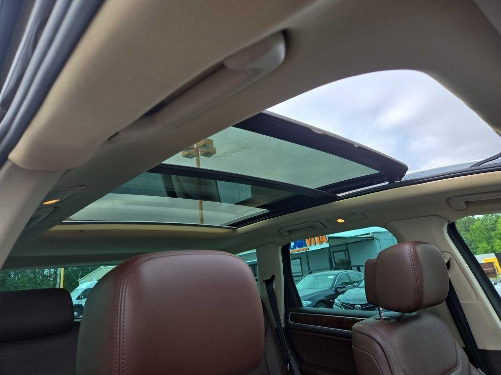 Volkswagen Touareg  2013