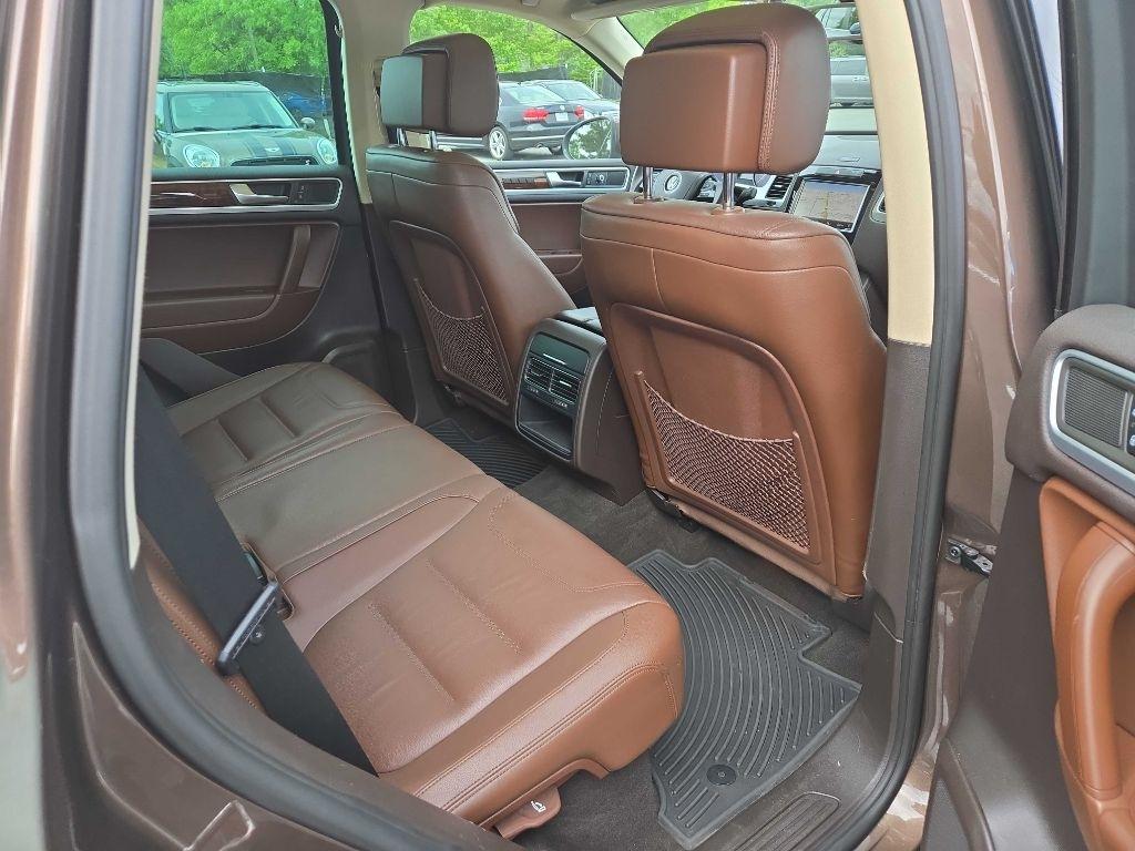 Volkswagen Touareg  2013