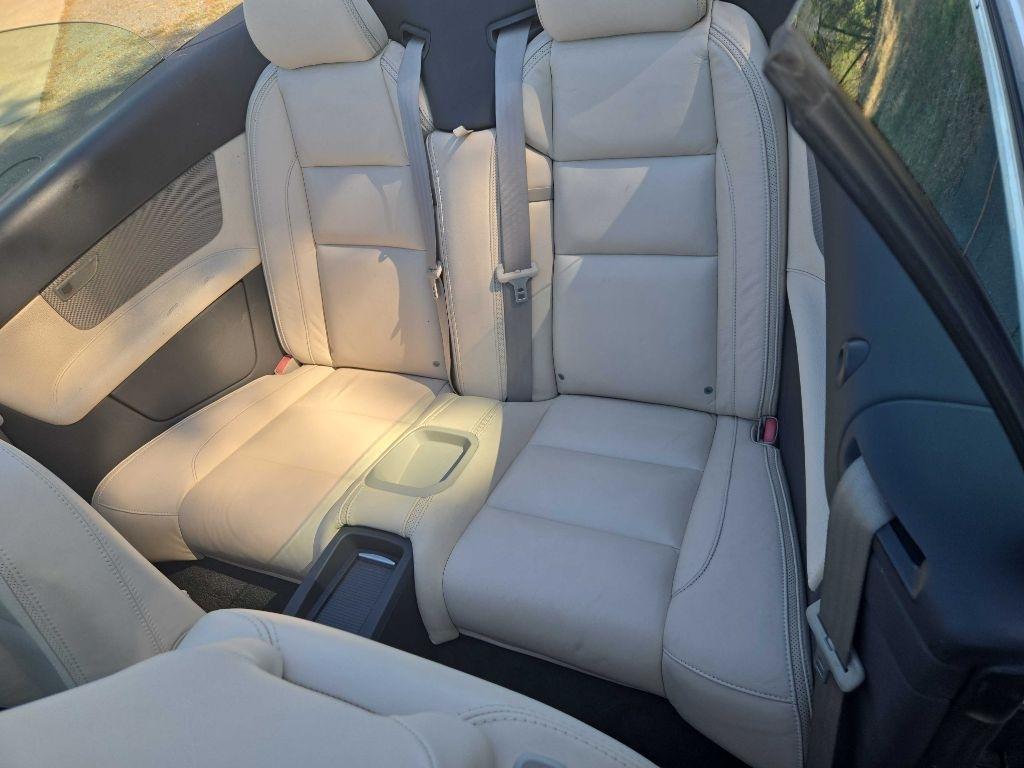 Volvo C70  2012