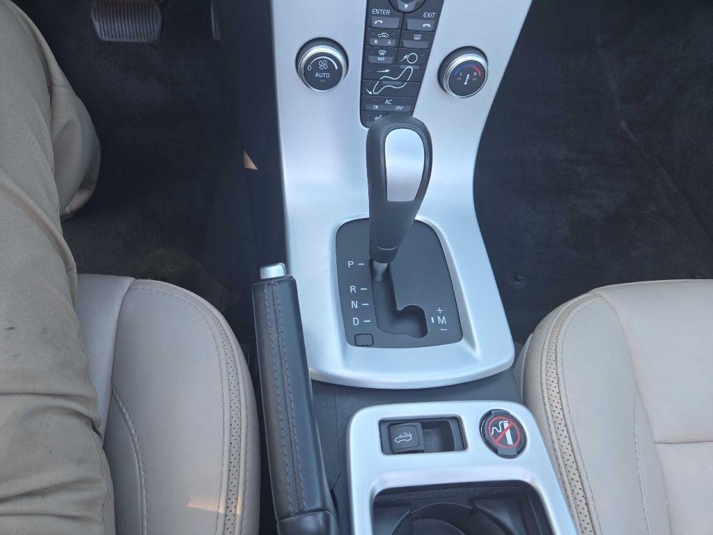 Volvo C70  2012