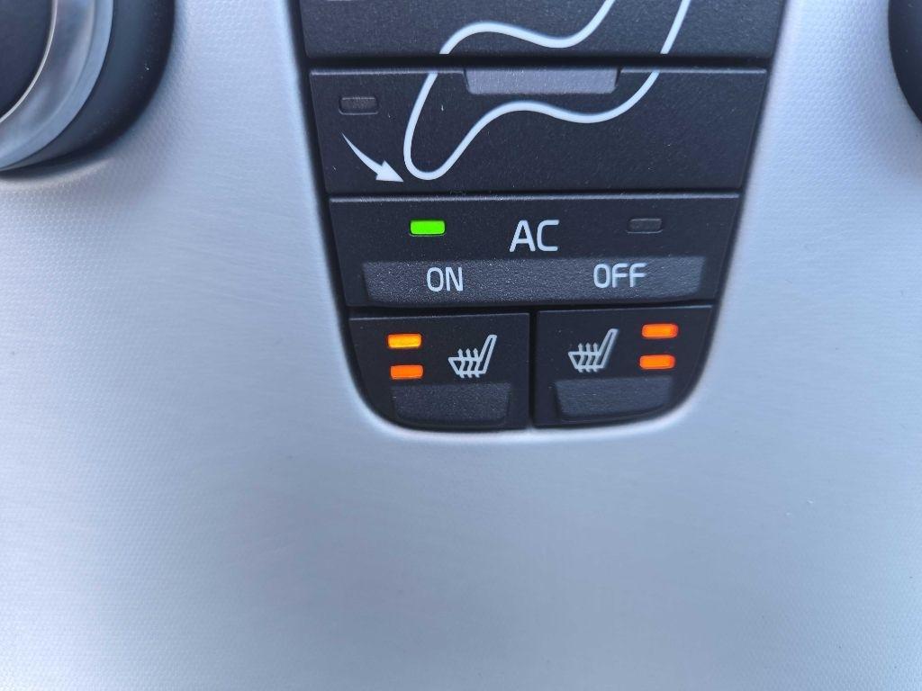 Volvo C70  2012