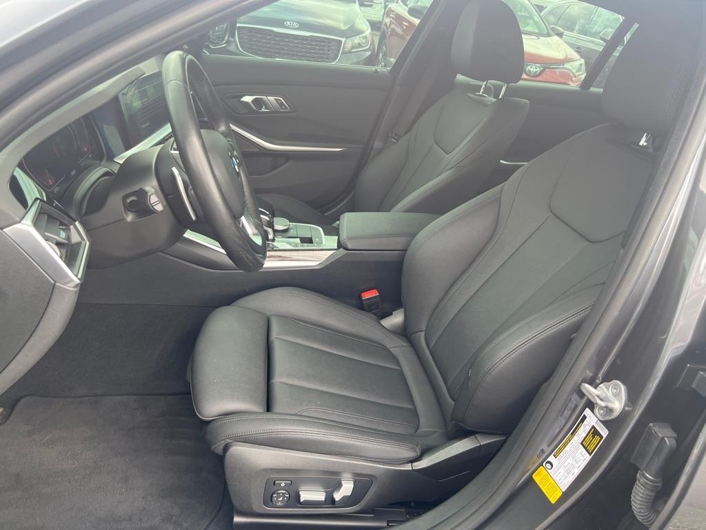 BMW 3-Series  2021