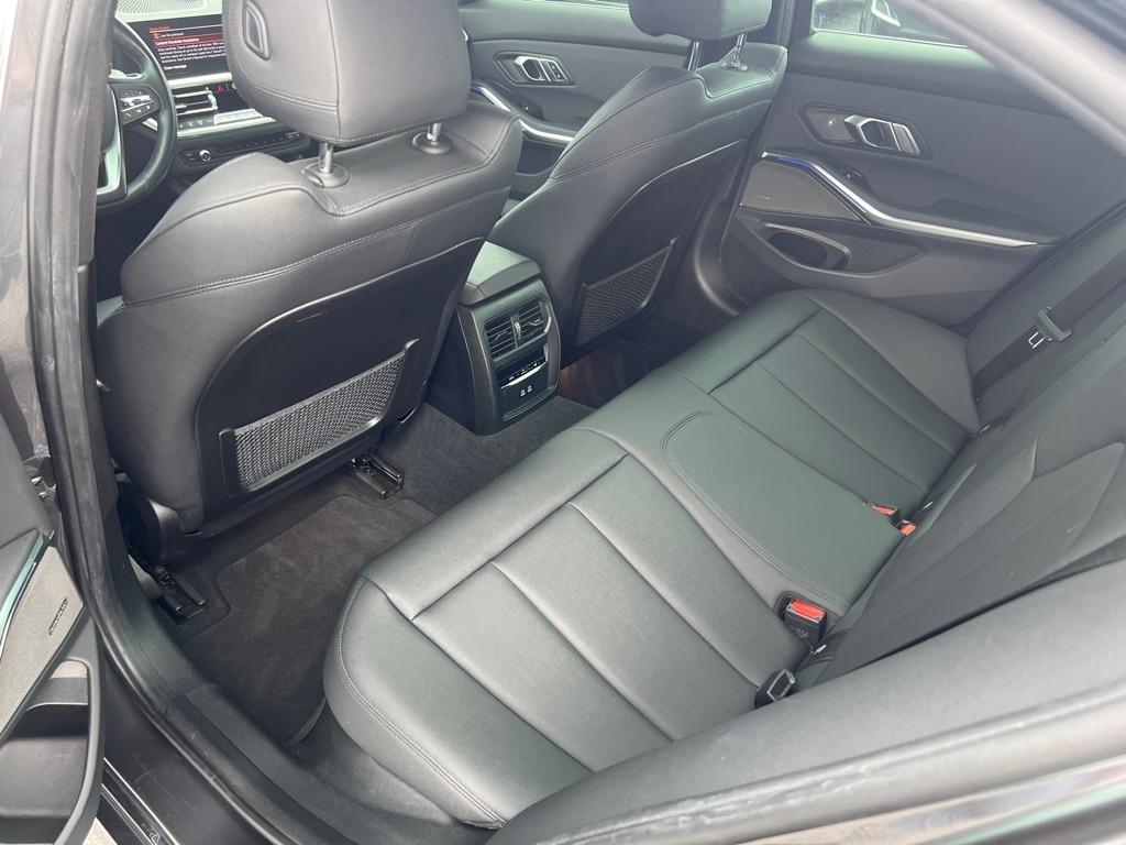 BMW 3-Series  2021