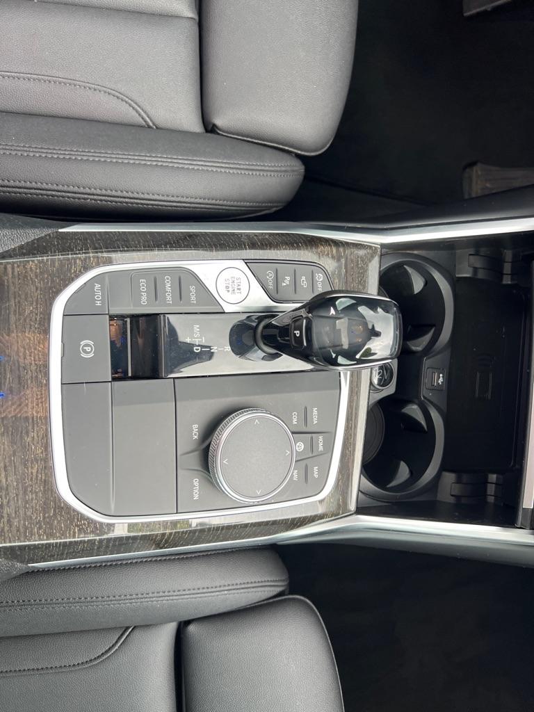 BMW 3-Series  2021