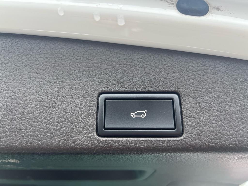 Volkswagen Touareg  2014