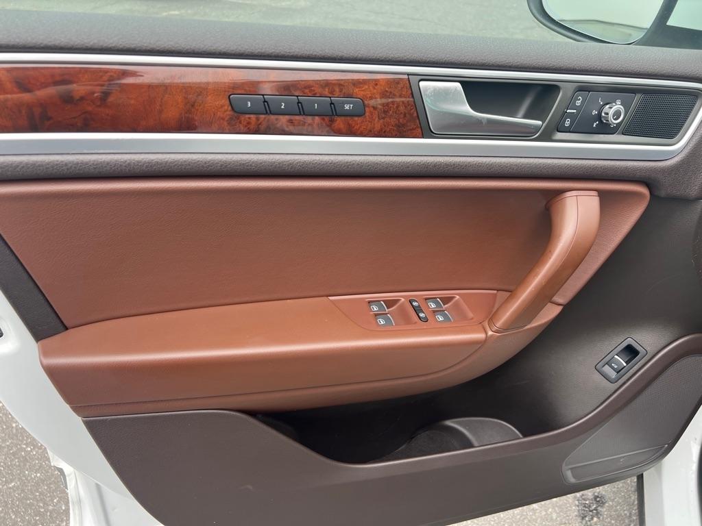 Volkswagen Touareg  2014
