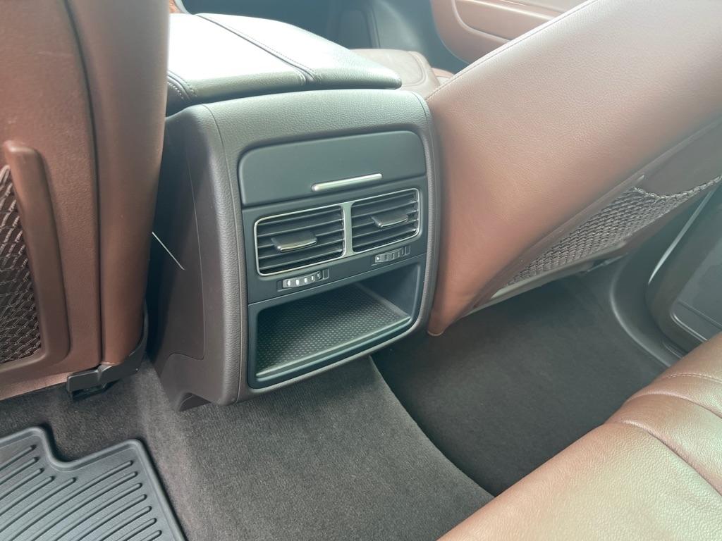 Volkswagen Touareg  2014
