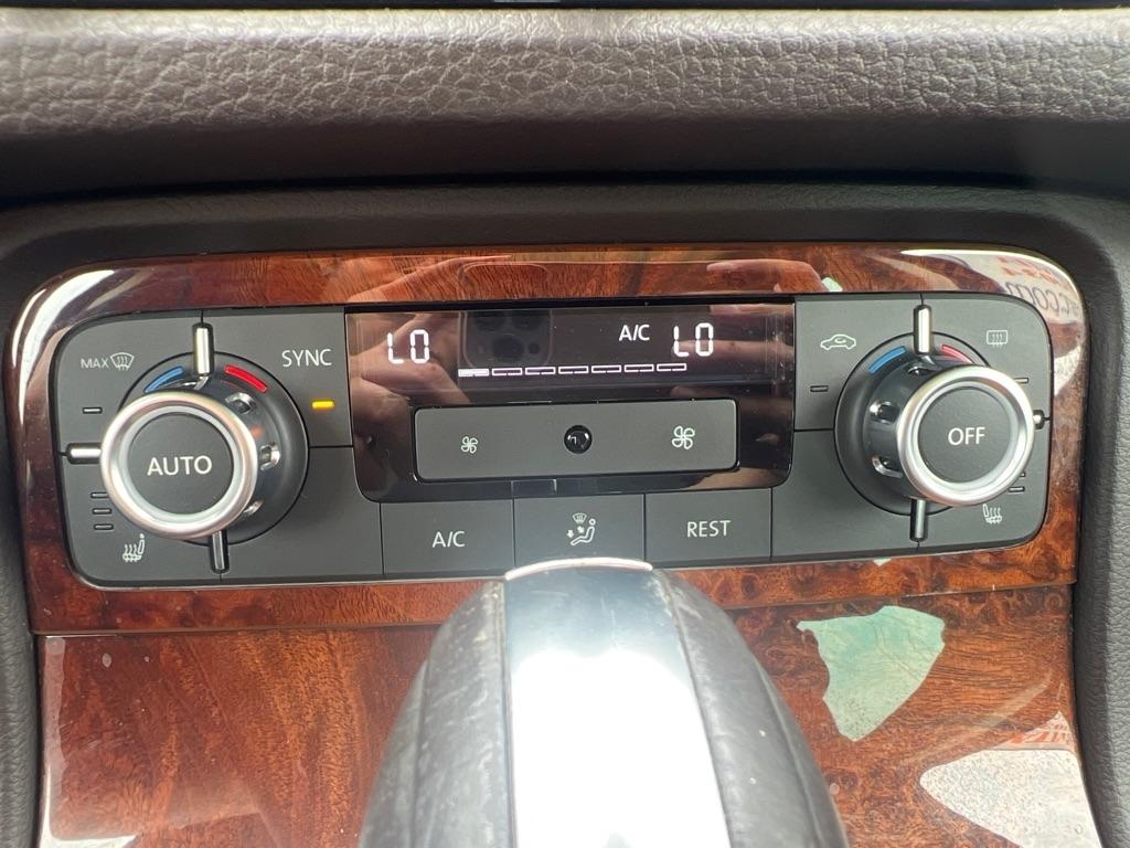 Volkswagen Touareg  2014
