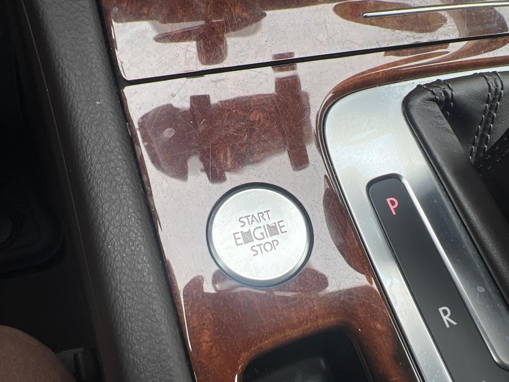 Volkswagen Touareg  2014