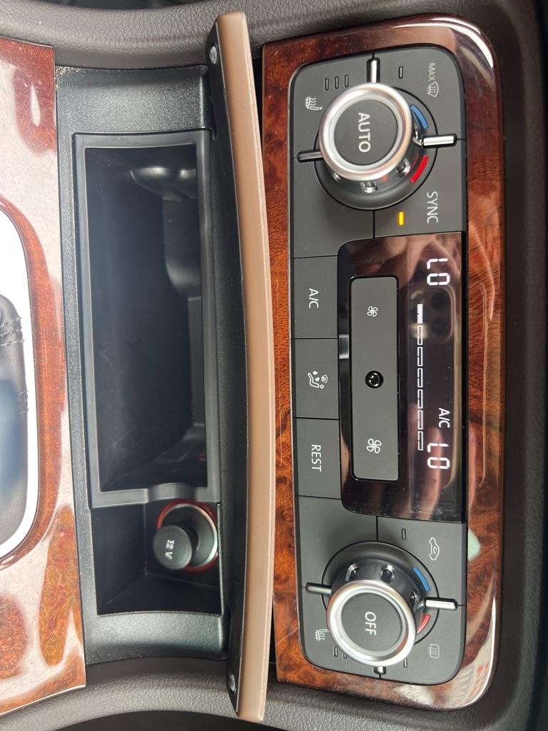 Volkswagen Touareg  2014