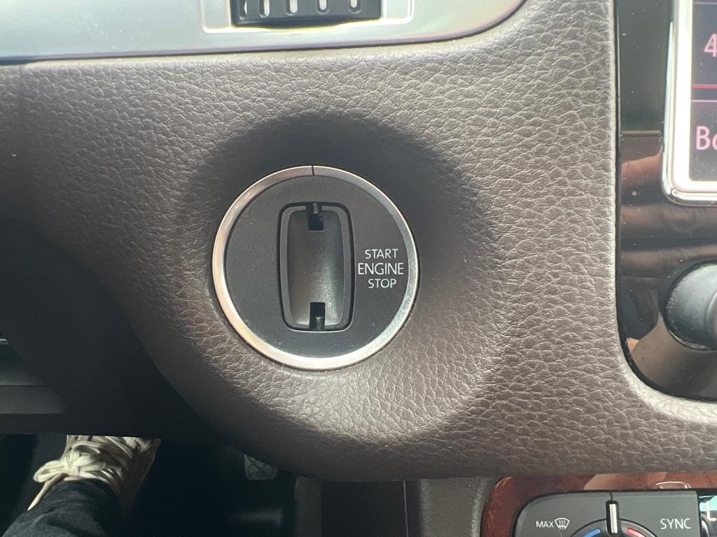 Volkswagen Touareg  2014
