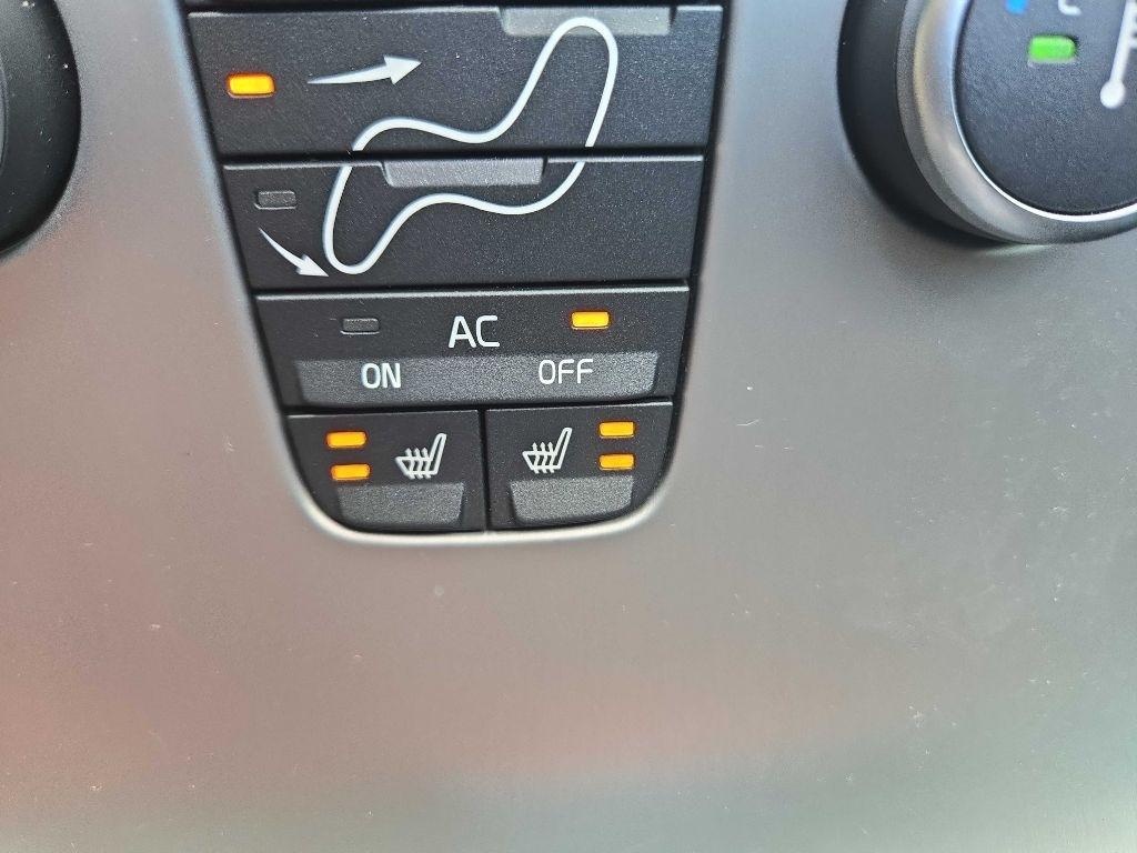 Volvo C70  2010