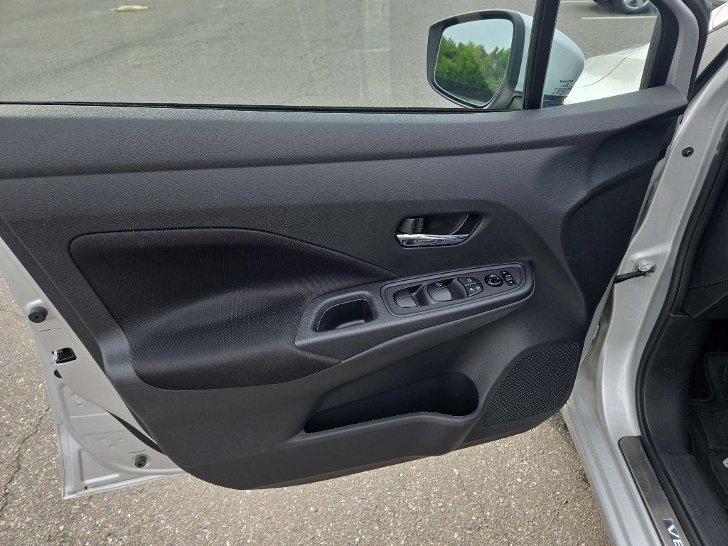 Nissan Versa  2022