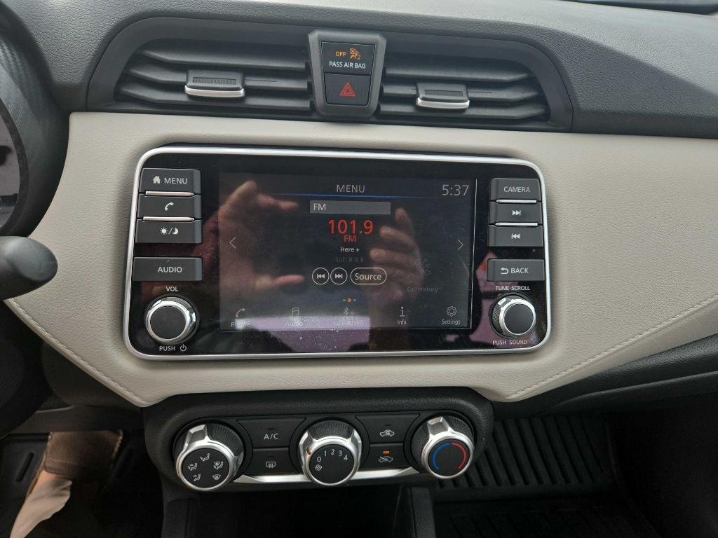 Nissan Versa  2022