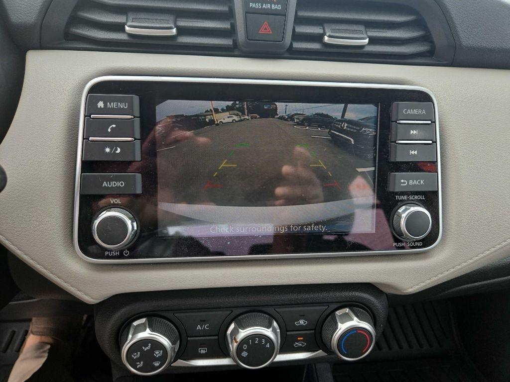 Nissan Versa  2022